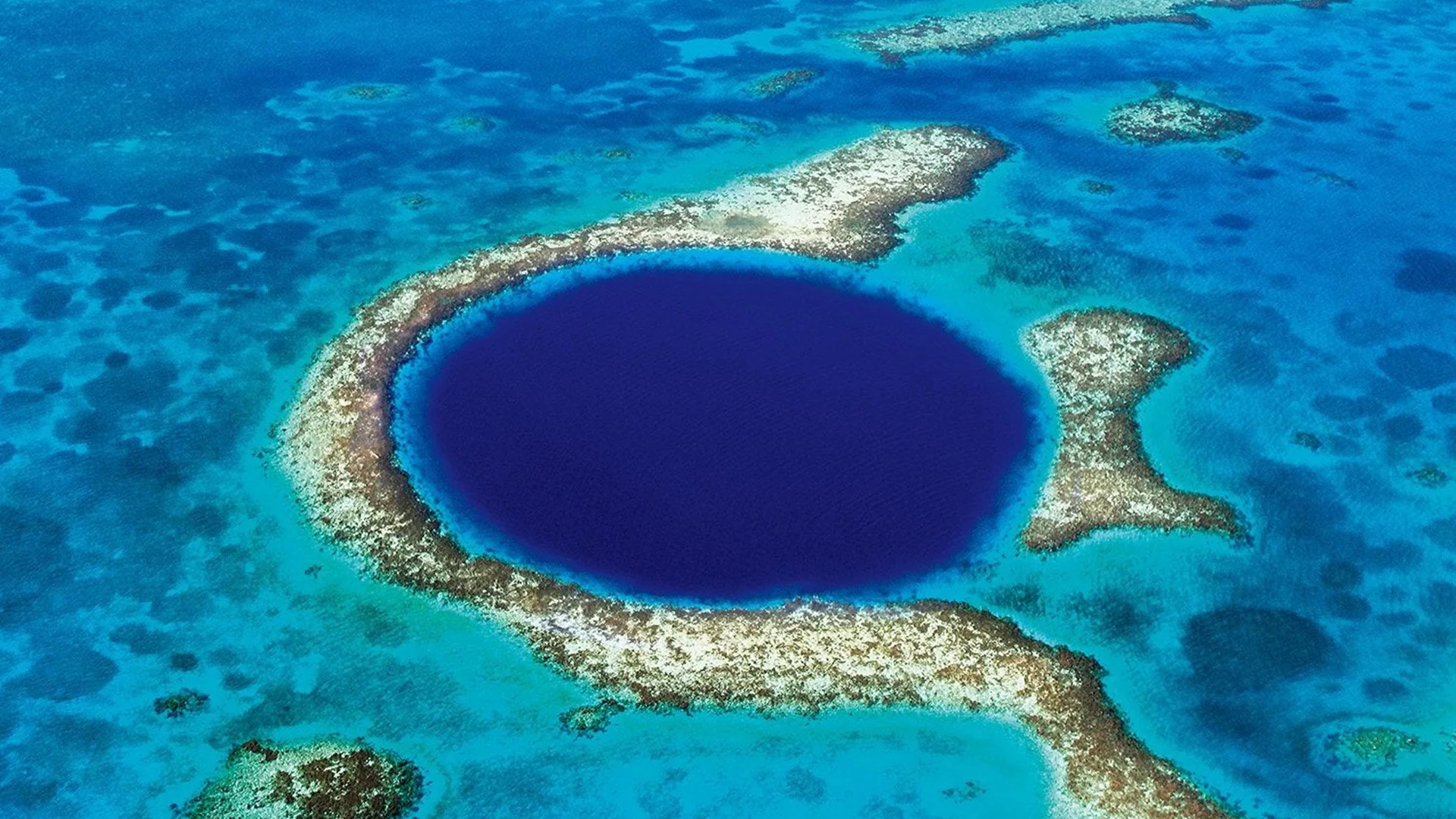 The Great Ocean Sinkhole that has Claimed the Lives of Multiple Divers ...